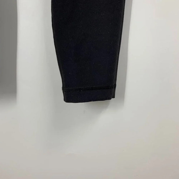 Lululemon Women's Cropped Low Rise Stretch Athletic Outdoor Leggings SIze 4 - Picture 5 of 10